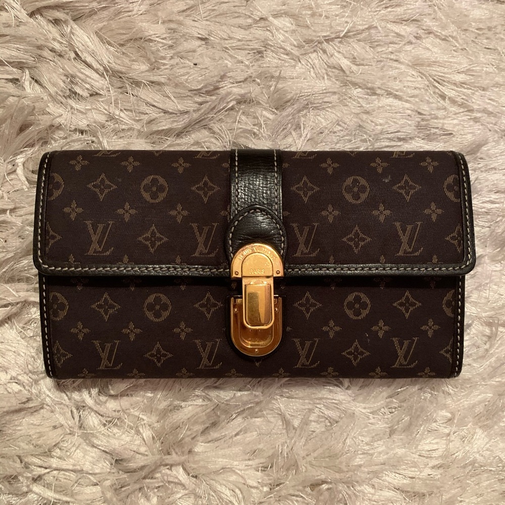 Louis Vuitton Monogram Idylle leather lined wallet